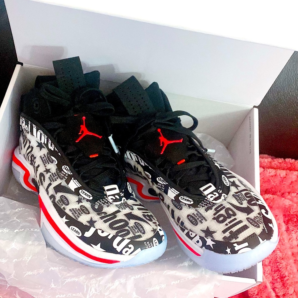 Air Jordan Women 8 Sneakers size